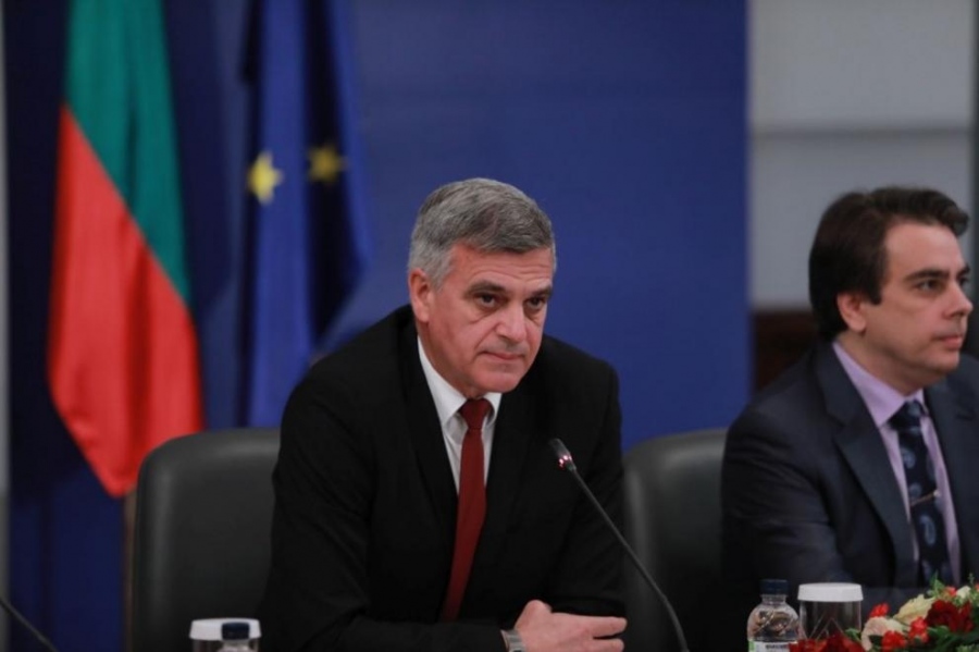 Янев обясни какви решения са взели във връзка с нашествието на мигранти