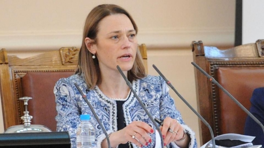 Отново издирват заплашилия с убийство Ива Митева