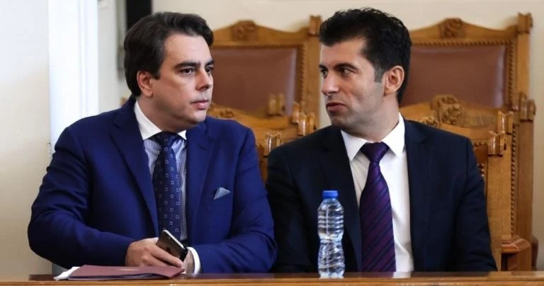 В неделя Петков и Василев обявяват политическото си бъдеще