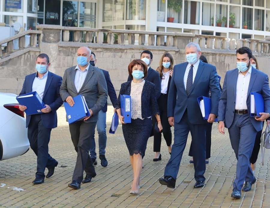 ГЕРБ-СДС се регистрираха в ЦИК за изборите: Надяваме се, че ще бъдем първа политическа сила