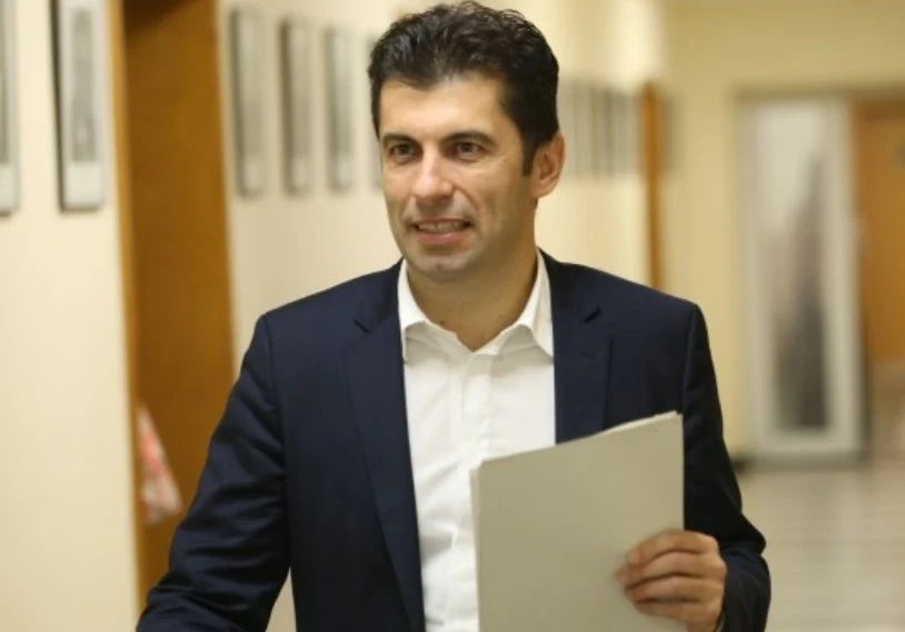 Кирил Петков ще представи в КС документ, че няма канадско гражданство