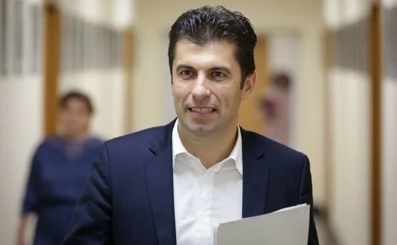 Петков представил в КС документ, че не е канадски гражданин