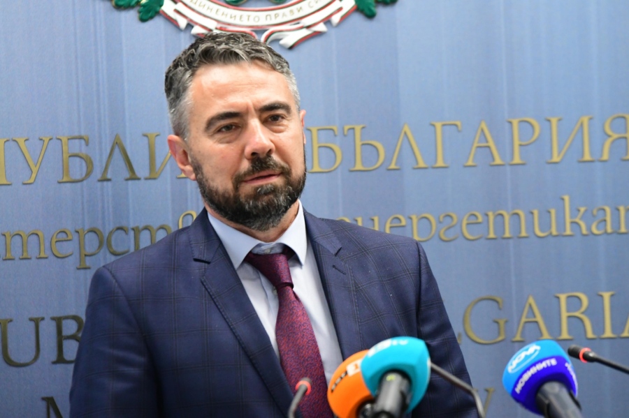 Министър Андрей Живков обяви, че не е обсъждал задълженията на софийската топлофикация
