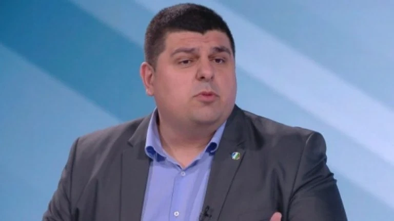 Ивайло Мирчев: На война сме с технологични динозаври
