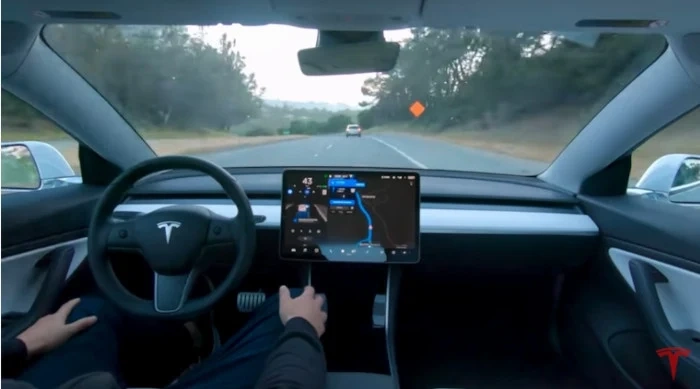 Най-новият автопилот Tesla, бе тестван в екстремни условия
