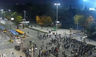 Протестиращи срещу новите мерки блокираха Орлов мост