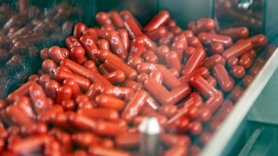 Франция поръча 50 000 дози от COVID лекарството на Merck