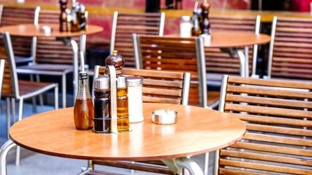 Заведенията отчитат 80% спад в оборотите след въвеждането на зеления сертификат
