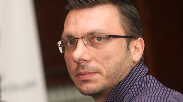 Д-р Хасърджиев: Истинската COVID епидемия настъпва сега в България