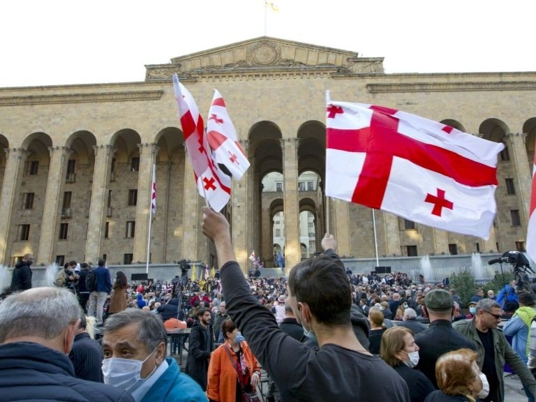Управляващите в Грузия обявиха победа на местните избори