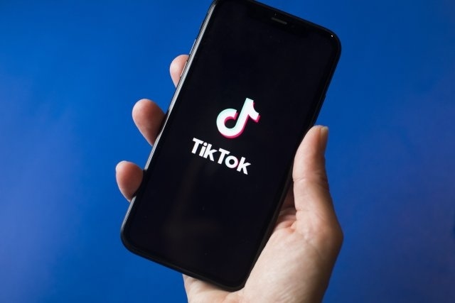 Основателят на компанията-майка на TikTok Джан Имин подава оставка