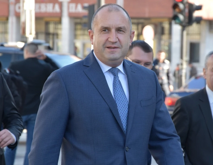 Румен Радев: Слушаме гузната истерия на Борисов, който съсипа българското здравеопазване