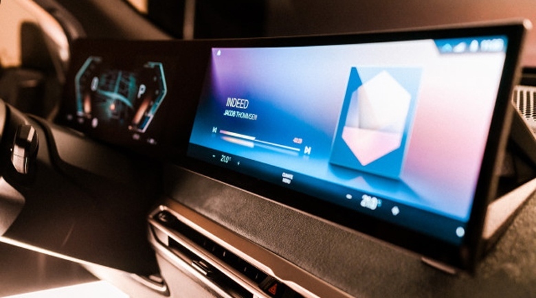 BMW започна да произвежда повечето си модели без сензорни екрани