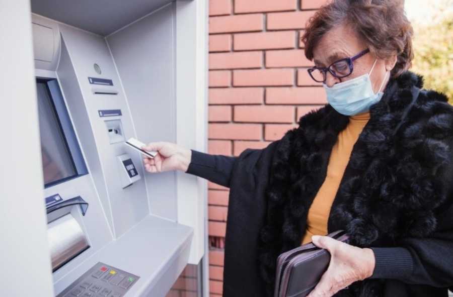 Започва изплащането на пенсиите с добавките от 120 лв.