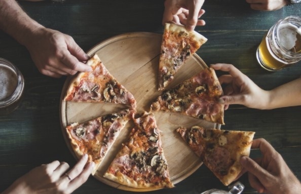 Над 170 души се натровиха с пица в Армения