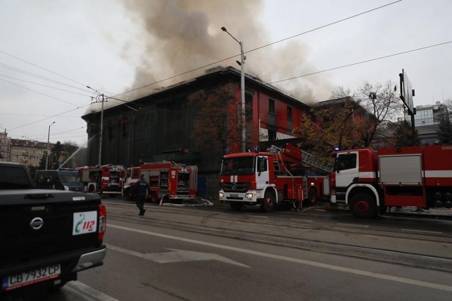 Задържаха бездомен за пожара в бившето кино Възраждане