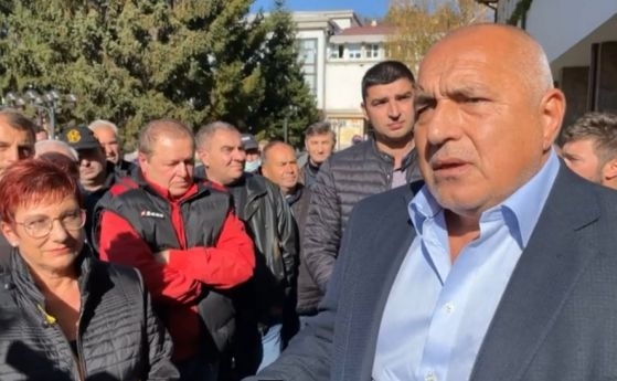 Борисов: Докато се занимават с чекмеджета, секс, пари, през това време се теглят дългове от по половин млрд.