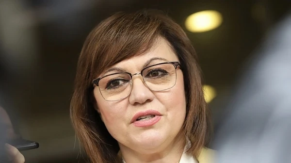 Корнелия Нинова подаде оставка