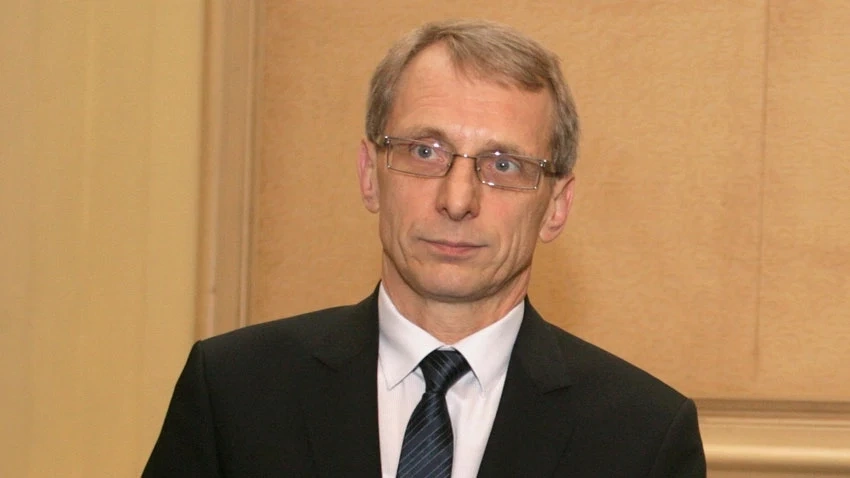 Николай Денков е готов да остане просветен министър в новия кабинет