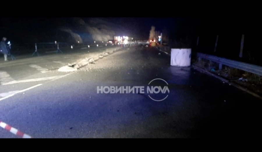 ОГНЕН АД НА АМ СТРУМА: 46 жертви при пожар в автобус край Боснек (СНИМКИ)