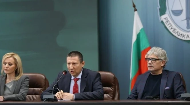 Човешка грешка е водещата версия за трагедията на АМ Струма, намерени са телата на 44 души