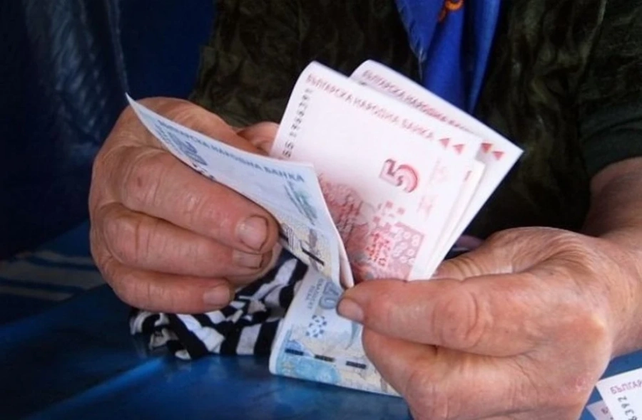 Увеличават пенсиите от 25 декември