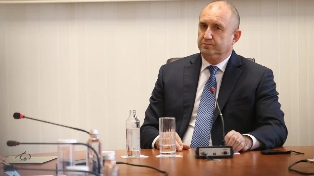 Радев ще поздрави депутатите в първия им работен ден
