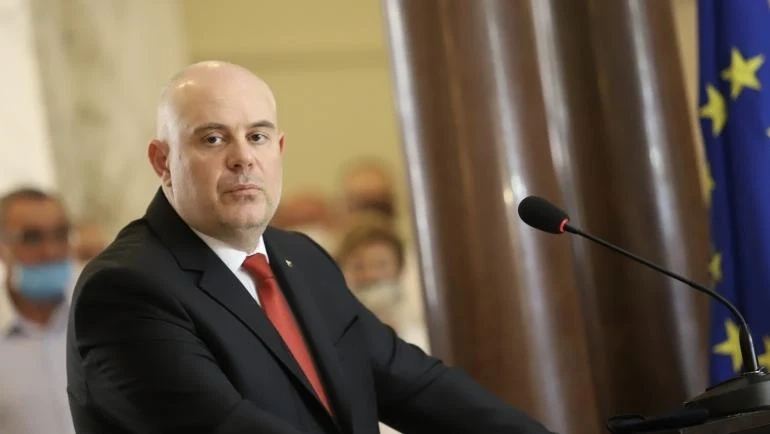 Гешев не планира да напусне поста си доброволно