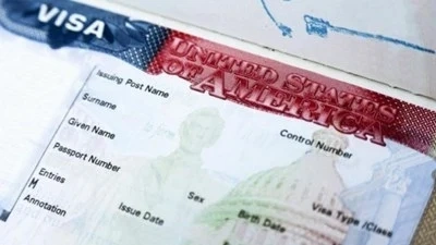 САЩ подновяват издаването на неимигрантски визи