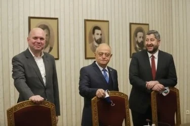 Трите партии в ДБ решиха да подкрепят коалиционното споразумение