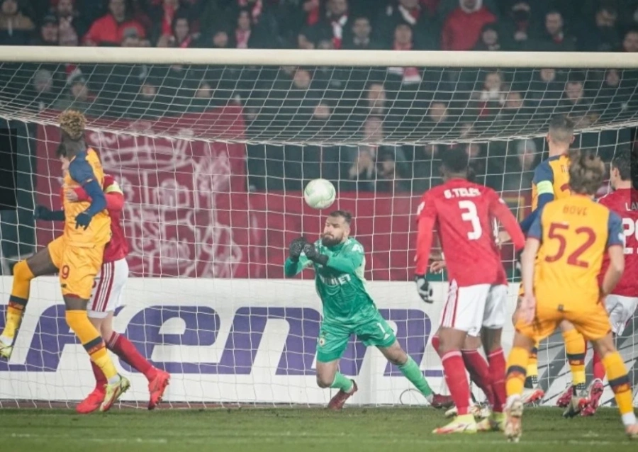 ЦСКА накара Рома да потрепери, но загуби с 2:3