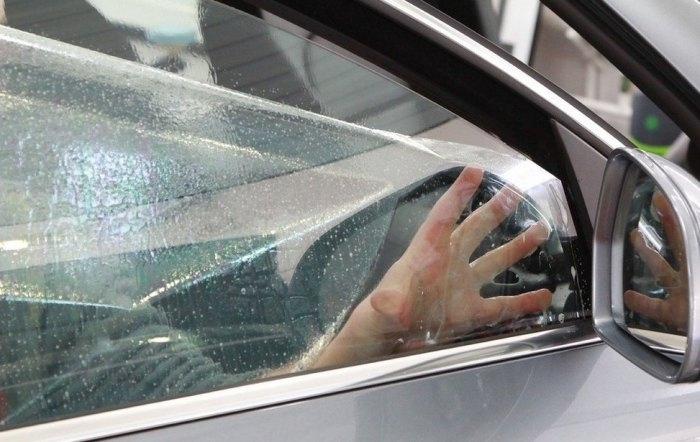 Ето как да избегнете влагата в колата през зимата