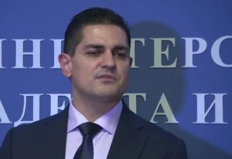 Радостин Василев: Ще помагам на всички, не само на Ганчев и Сираков