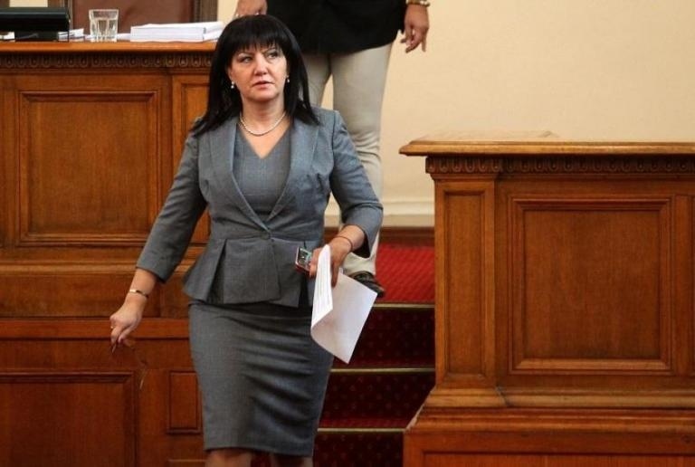 Караянчева се връща в парламента