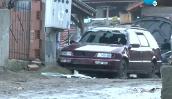 Масов бой с близо 40 души в Дупница, има ранен полицай