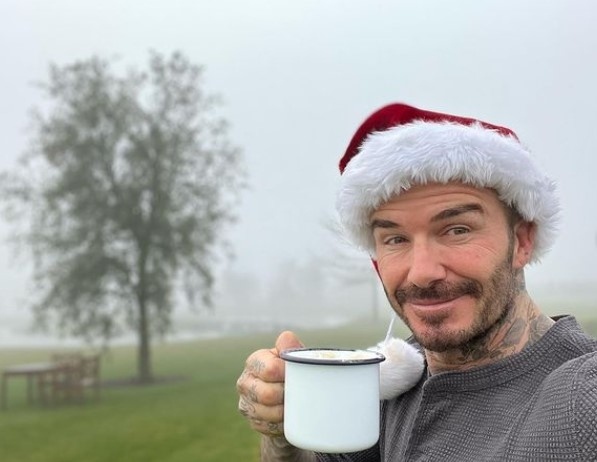 Празнична снимка на Дейвид Бекъм развесели феновете му