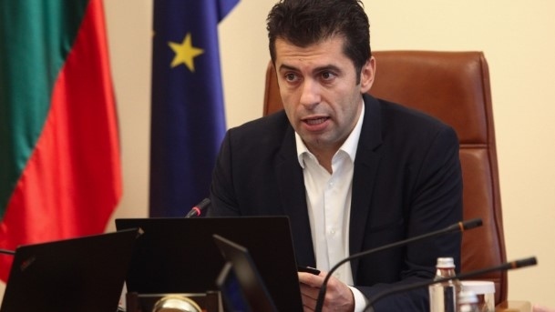 Петков: Няма да увеличим цената на тока, без да спрем преди това течовете в системата