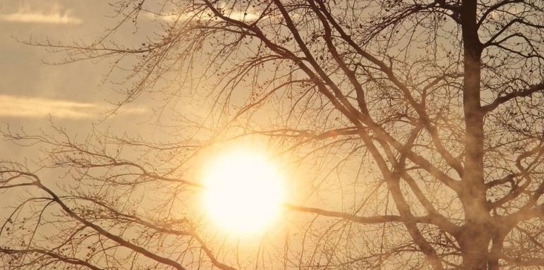 Днес слънчево с максимални температури между 12° и 17°