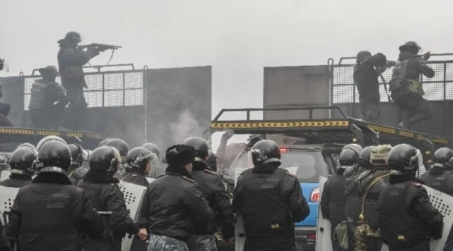 Десетки убити на протестите в Казахстан