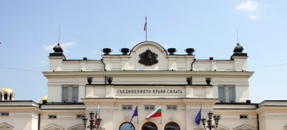 Депутатите решиха: влизат в НС само със зелен сертификат