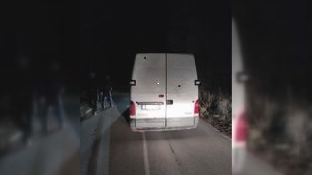 Задържаха 43-ма афганистанци в микробус