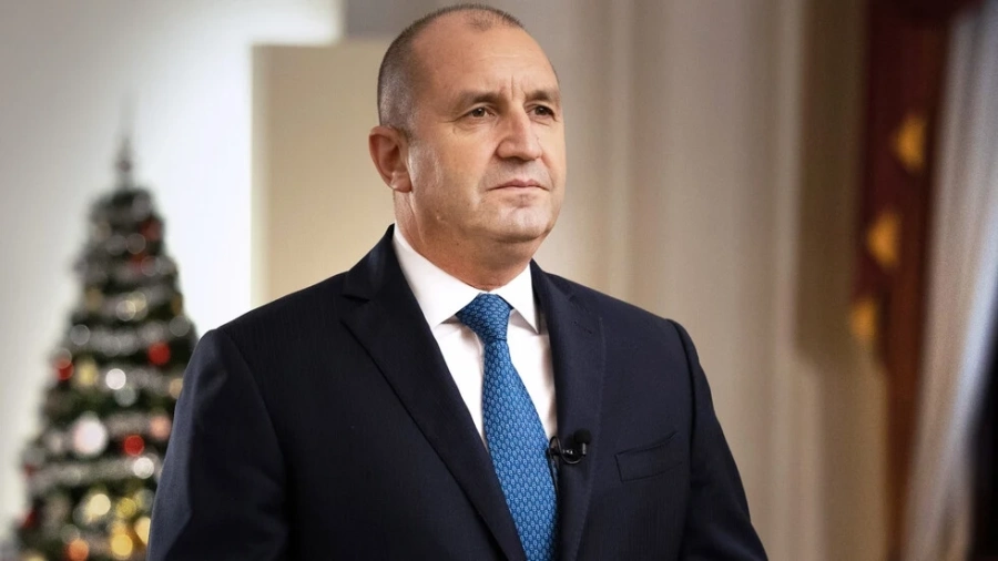 Румен Радев се самоизолира след заседанието на КСНС