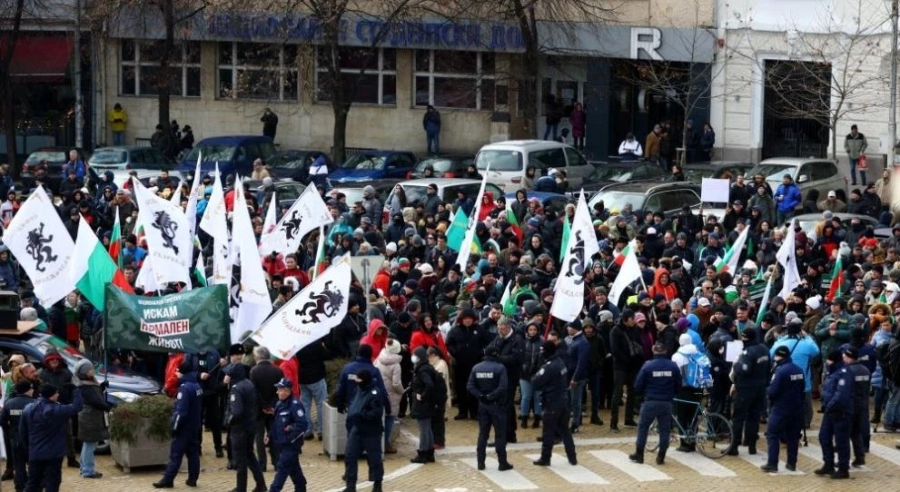 На живо: Започна протестът на Възраждане