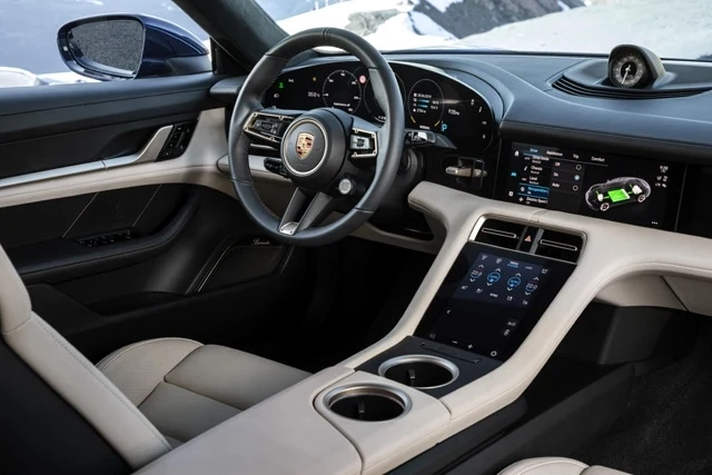 Porsche постави рекорд по продажби