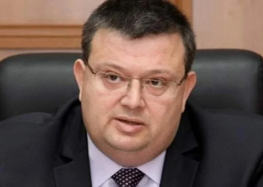 Цацаров за отнетия достъп: Натиск на Петков и Рашков върху ДАНС