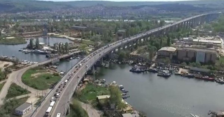 АПИ увери, че Аспаруховият мост е безопасен