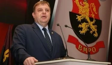 Каракачанов се оттегля като председател на ВМРО