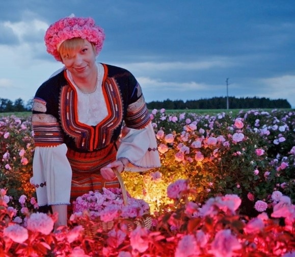 Транссексуални модели пресъздават картините на Владимир Димитров-Майстора