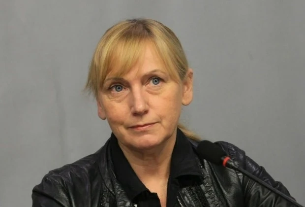Комисия на Европарламента отказа да свали имунитета на Елена Йончева