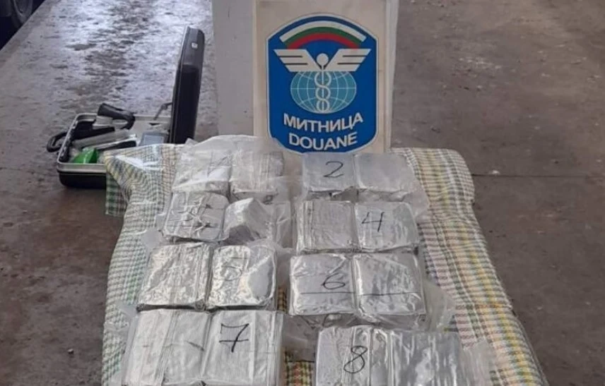 Хванаха хероин за над 1 млн. лева в камион на Капитан Андреево